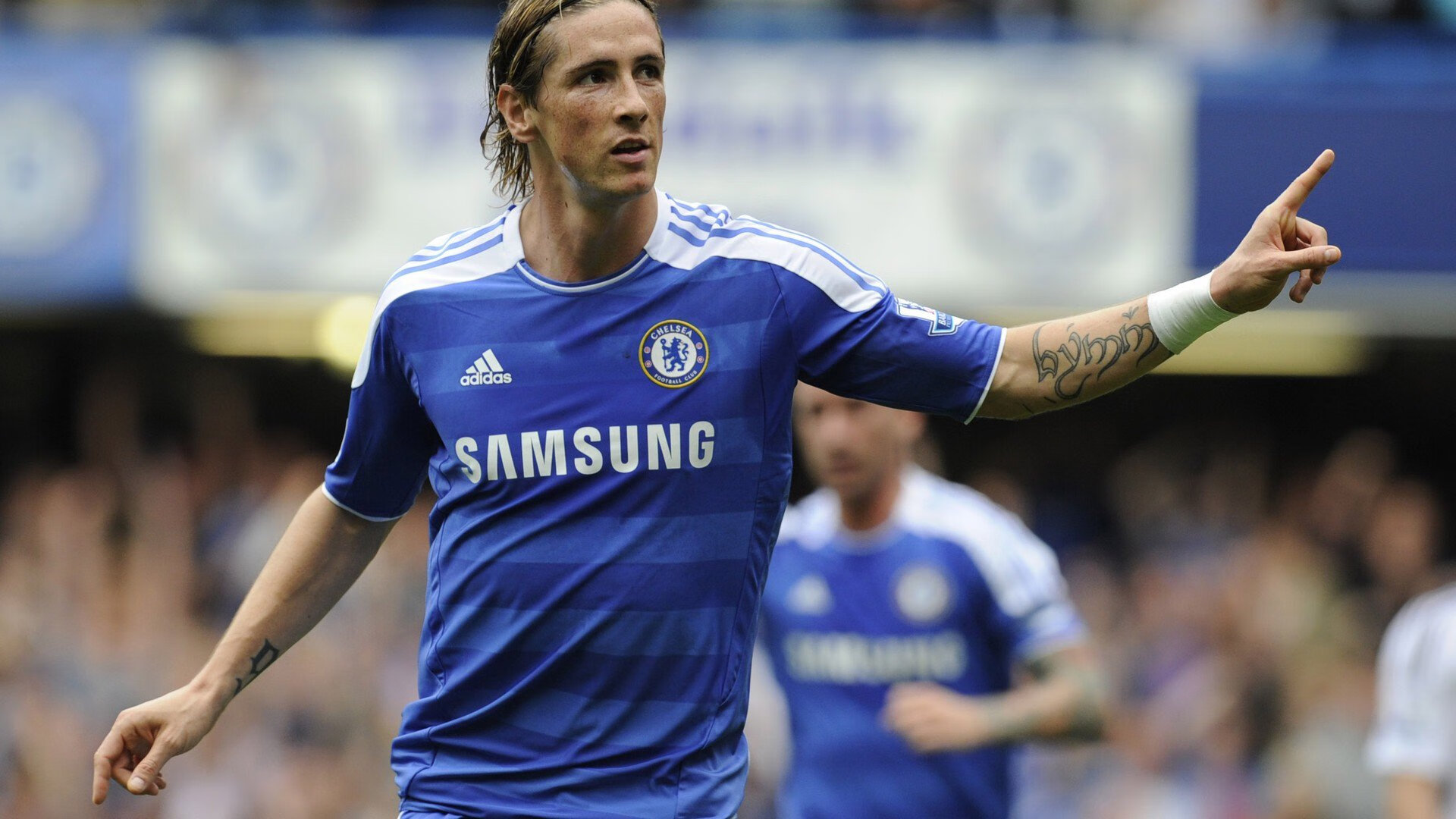 布克赛后称胜利属于全队不是个人，布克总决赛场均得分